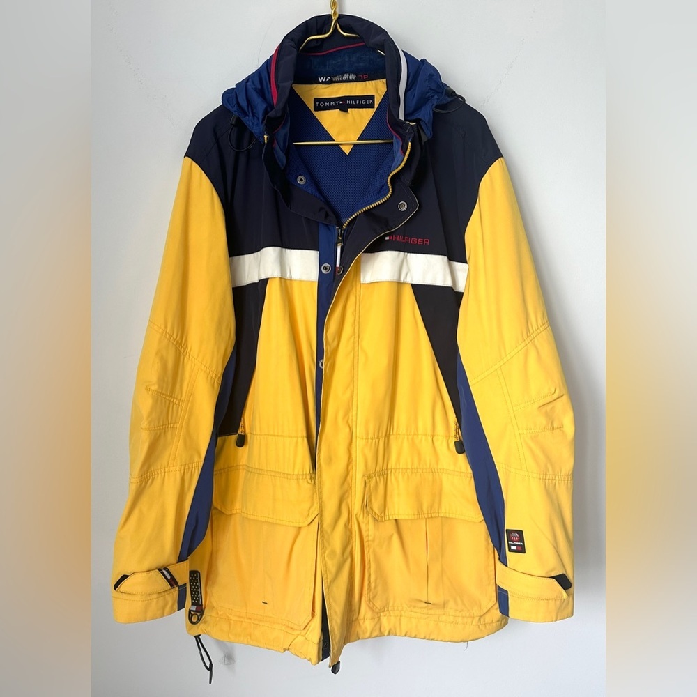 Vintage Tommy Hilfiger Yellow Cold Water Stop  Outdoor 90s Y2K Coat Men’s Large